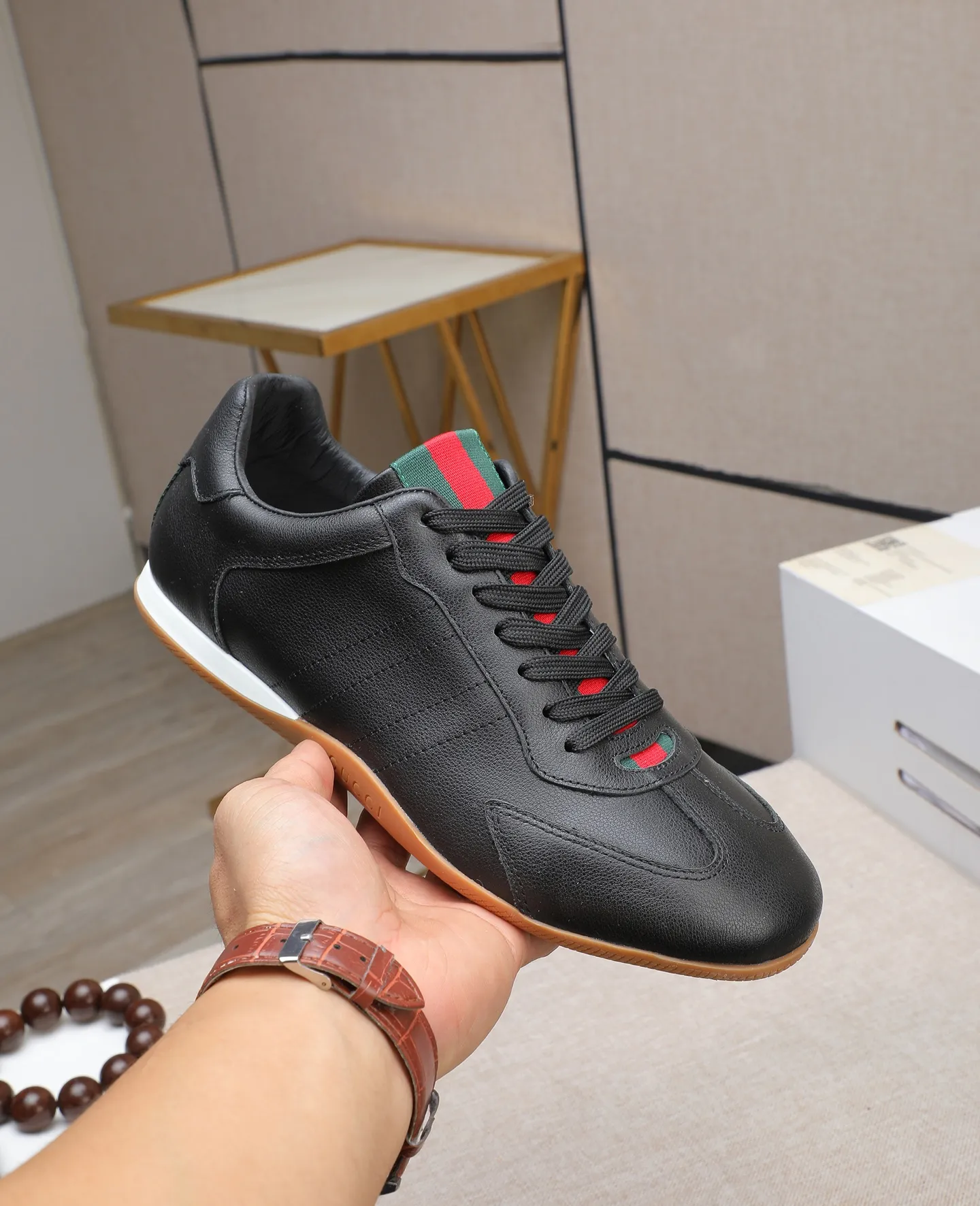 Men's shoes 💰460 GUCCI🔍🔍The latest models are on sale at the same time at the counter. Original calfskin imported from Italy, genuine leather lining, (high-end, extravagant, and classy) with exquisite workmanship. Soles: Original soles specially provided by the original factory. ⚠Exclusive double-layer movable molded soles are super comfortable⚠. Photos of the real thing🎬The real thing is even better🔍🔍"High quality·Follow the order" Code number 38-44